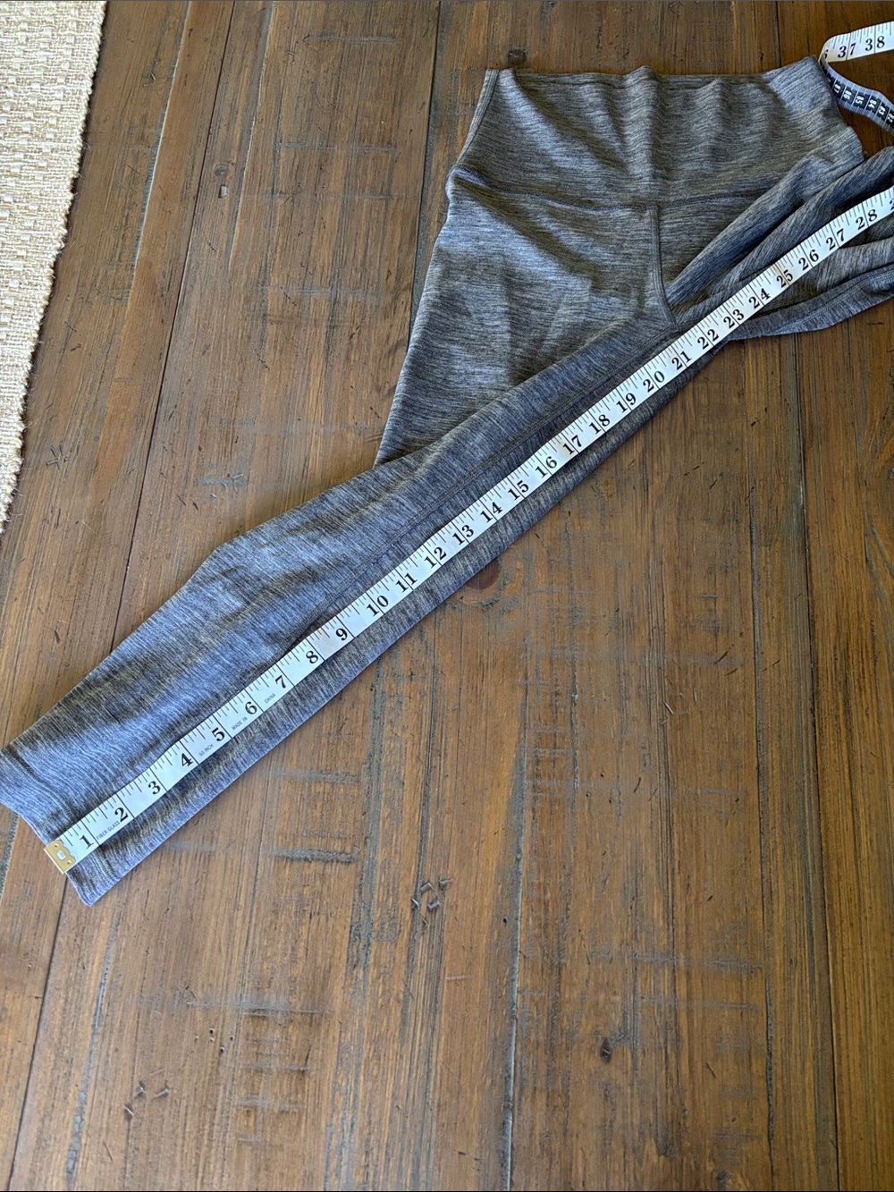 Lululemon size 4 gray 30” leggings - Picture 12 of 16